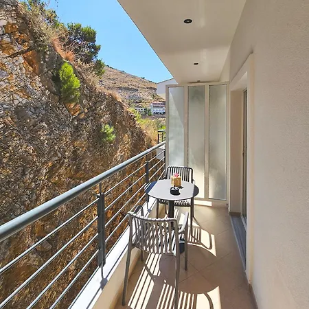 New Pirali With Free Parking Apartment Sarande